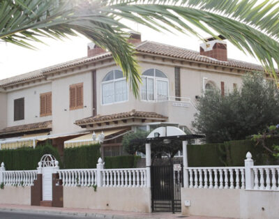 Rocajuna F10 Alto D, Las Barcas